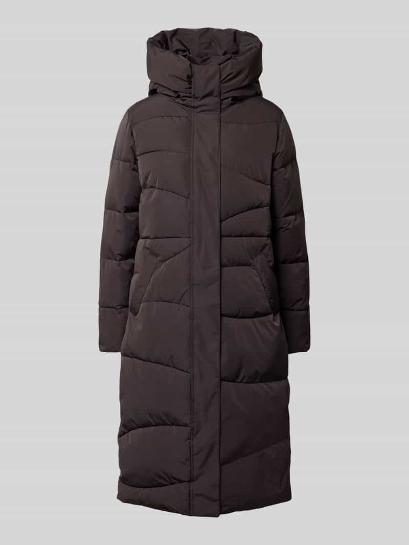 Płaszcz pikowany z kapturem i wpuszczanymi kieszeniami