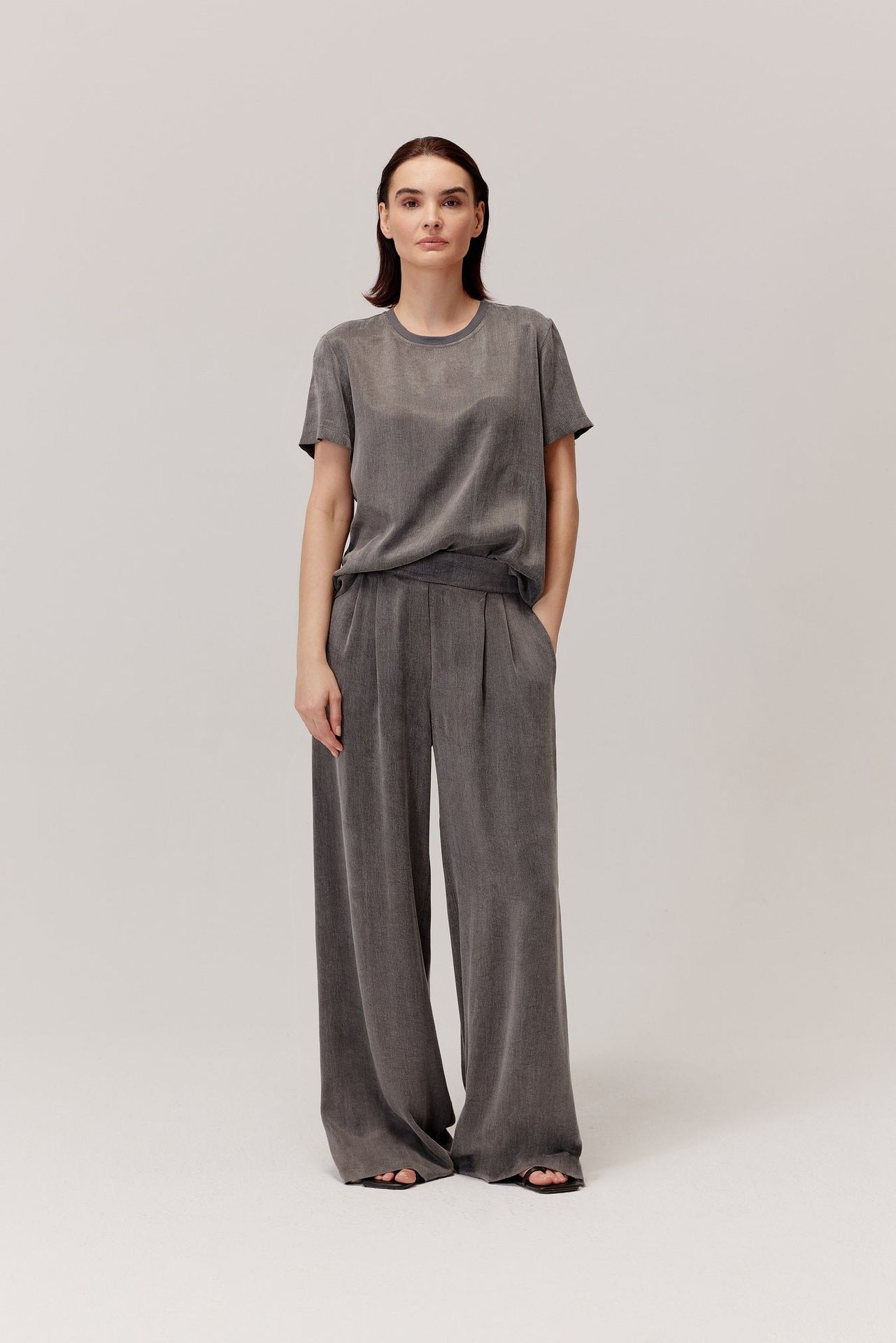 Spodnie z wiskozą i lyocellem Figro szare