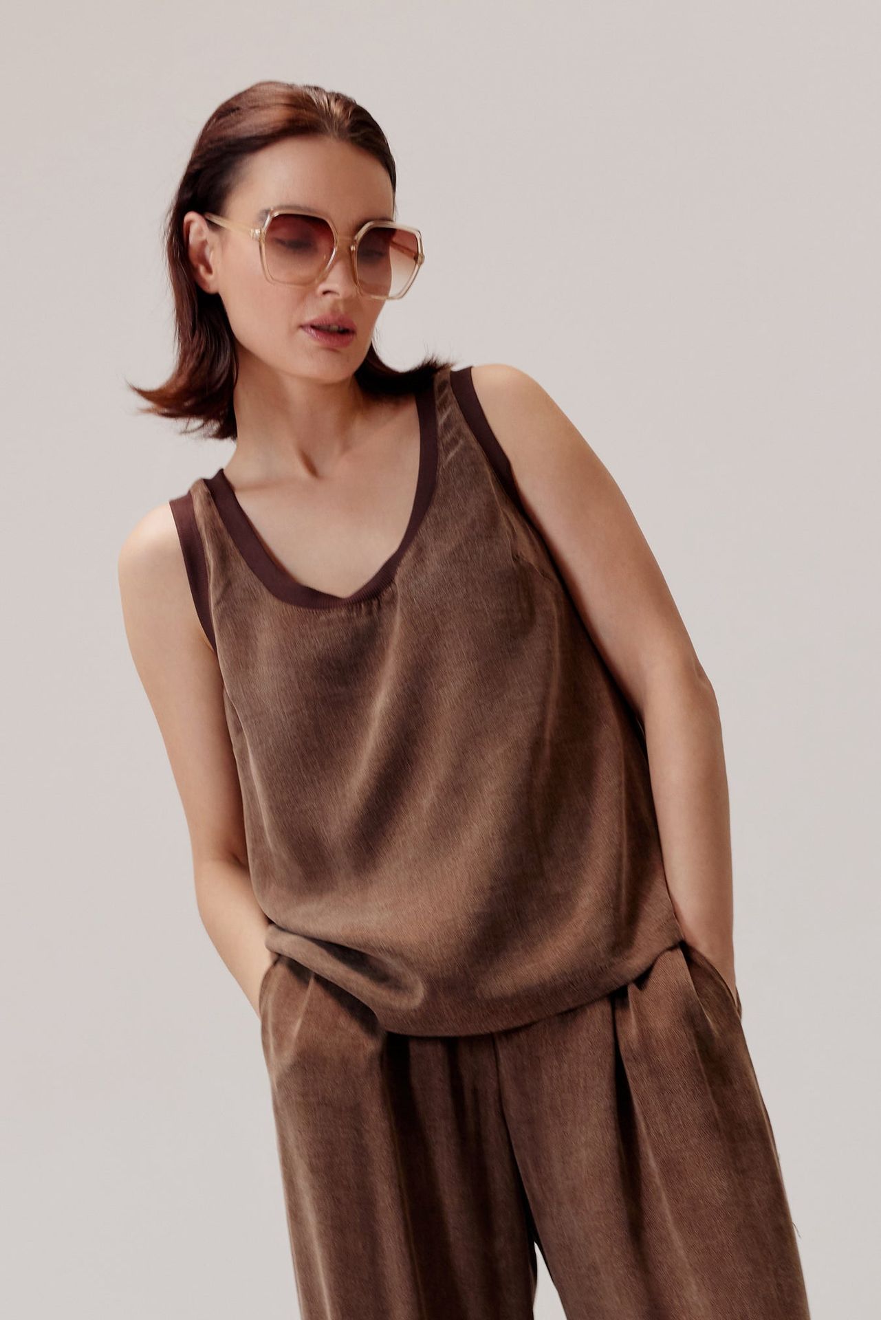 Top z wiskozą i lyocellem Figro brązowy