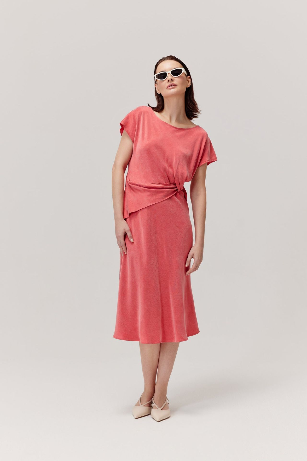 Sukienka z marszczeniem Mood w koralowej czerwieni