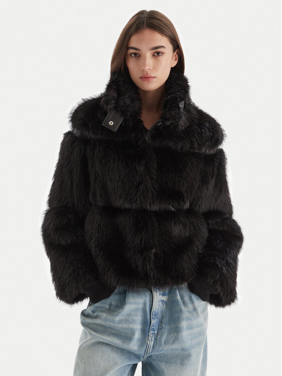 Patrizia Pepe Futro 2O0174 E077 K103 Czarny Regular Fit