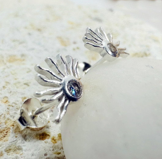 Srebrne kolczyki z cyrkonią , eleganckie sztyfty, kolczyki słońce