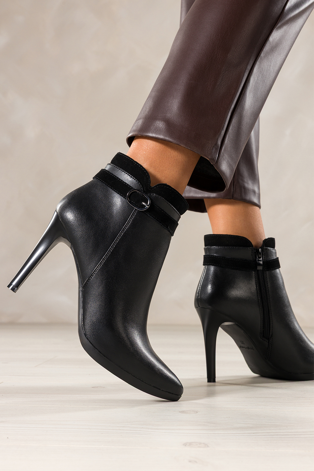 Czarne botki skórzane damskie Sergio Leone na szpilce ozdobny pasek ze stalową klamrą YG74768-H