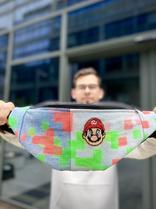 Ręcznie malowana i haftowana nerka SUPER MARIO