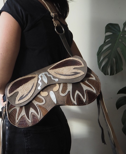 Skórzana brązowa torebka motyl ćma z upcyklingu