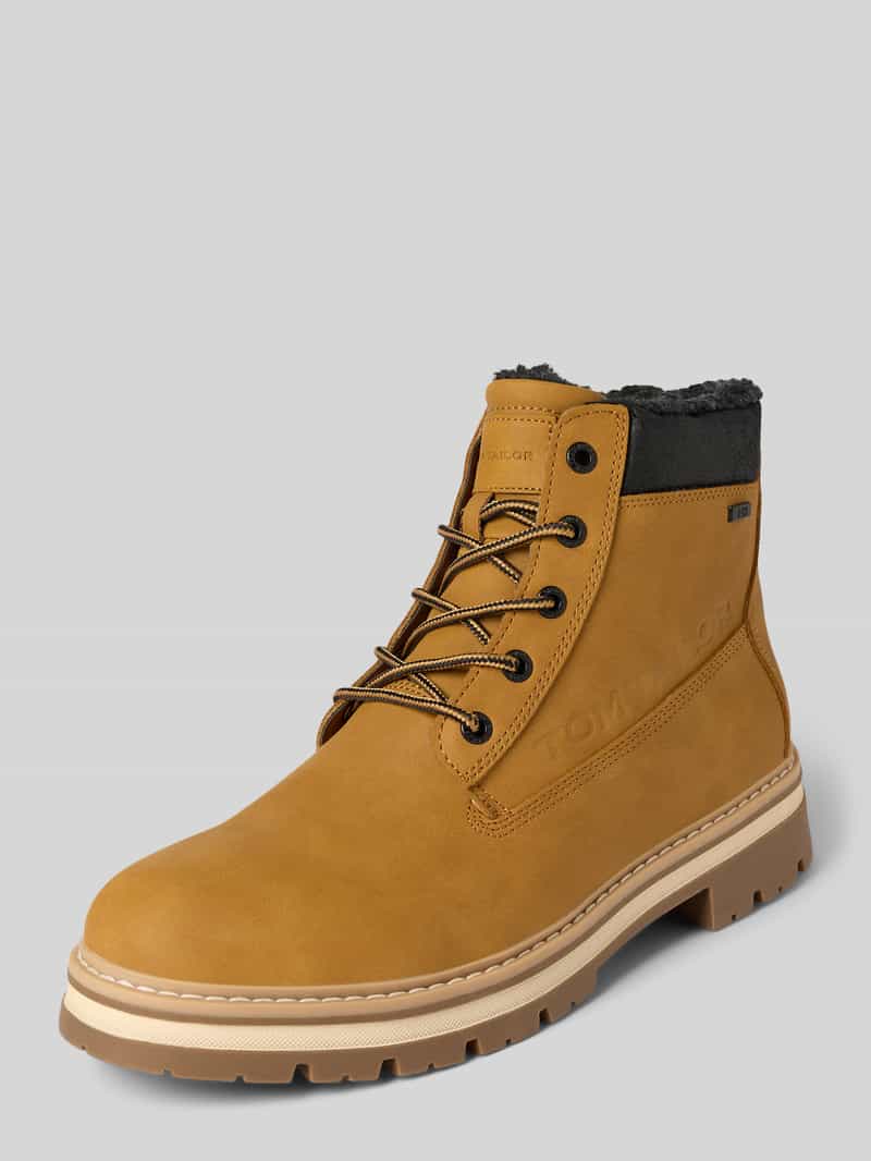 Buty z wodoodpornego materiału model ‘NAIKA’