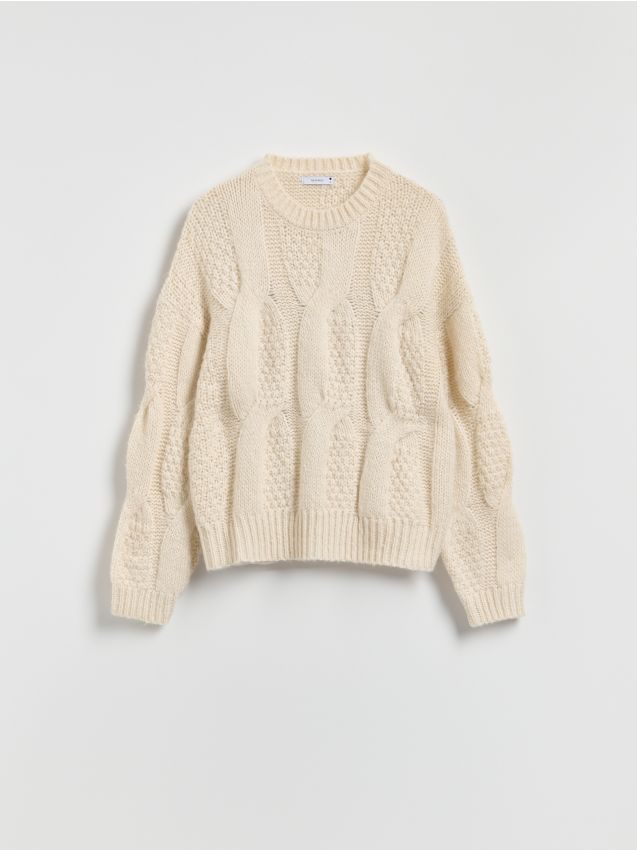 Reserved - Sweter z ozdobnym splotem - kremowy