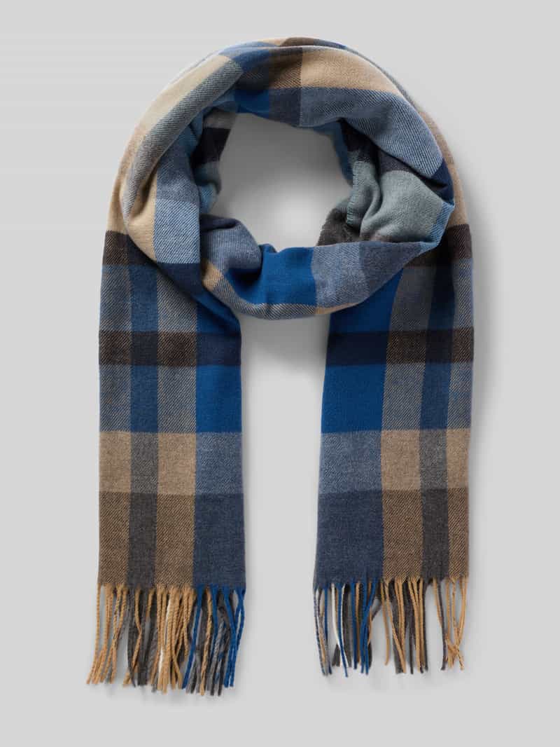 Szal z wystrzępieniami