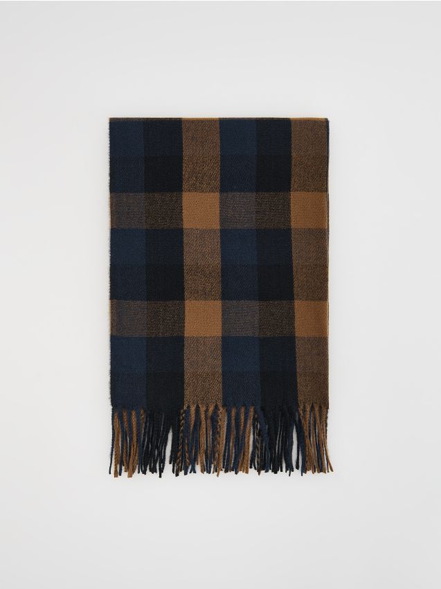 Reserved - Szalik w kratę z frędzlami - granatowy