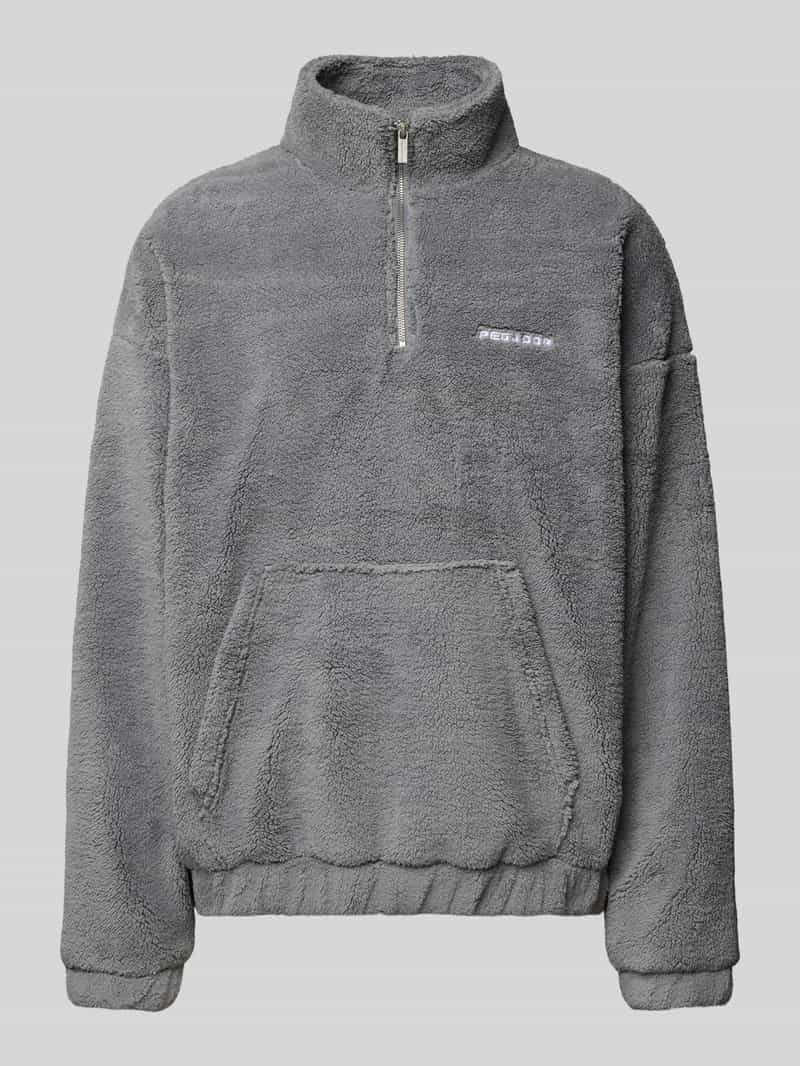 Sweter z polaru z kołnierzem model ‘Puka’