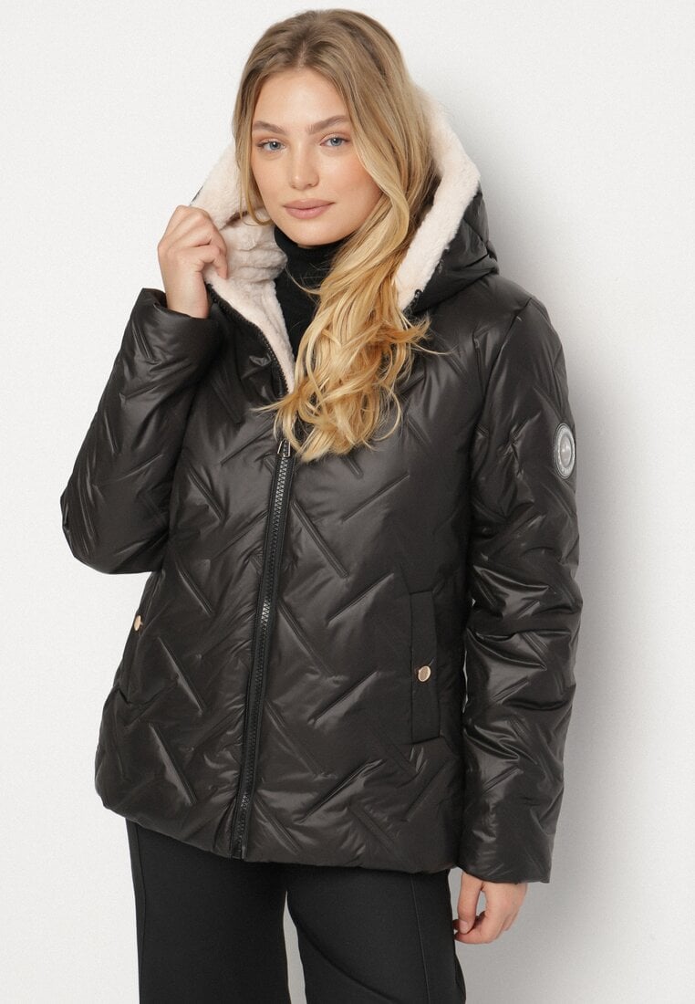 Czarno-Beżowa Pikowana Kurtka o Prostym Kroju z Kapturem Avilerie
