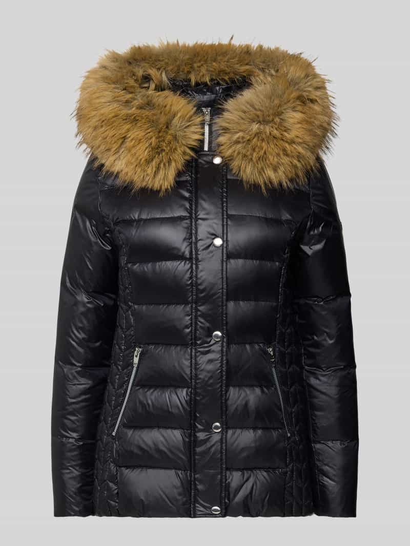 Kurtka pikowana z kapturem model ‘Alma’