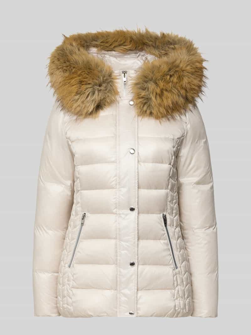 Kurtka pikowana z kapturem model ‘Alma’
