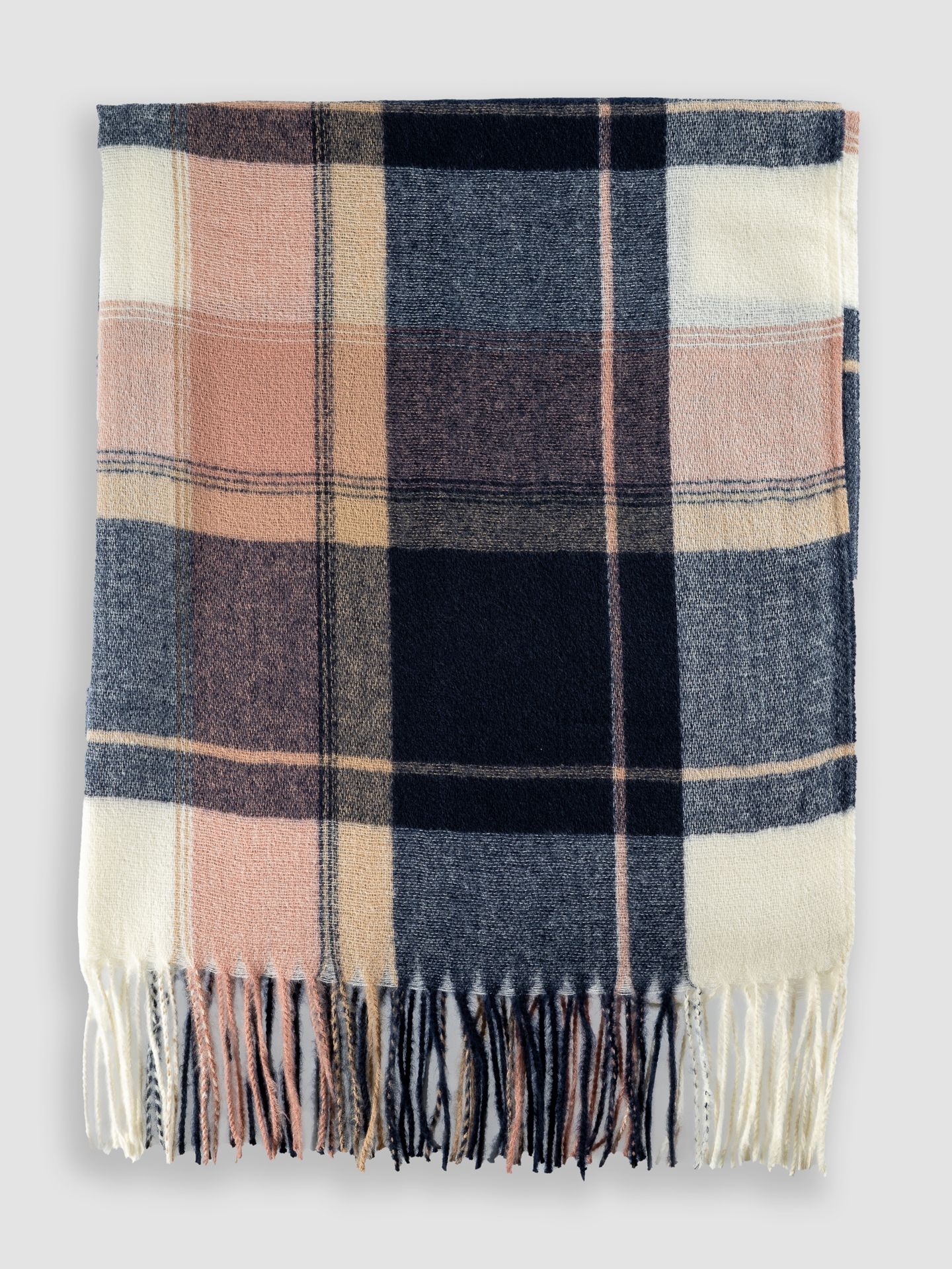 Szalik w granatową kratę