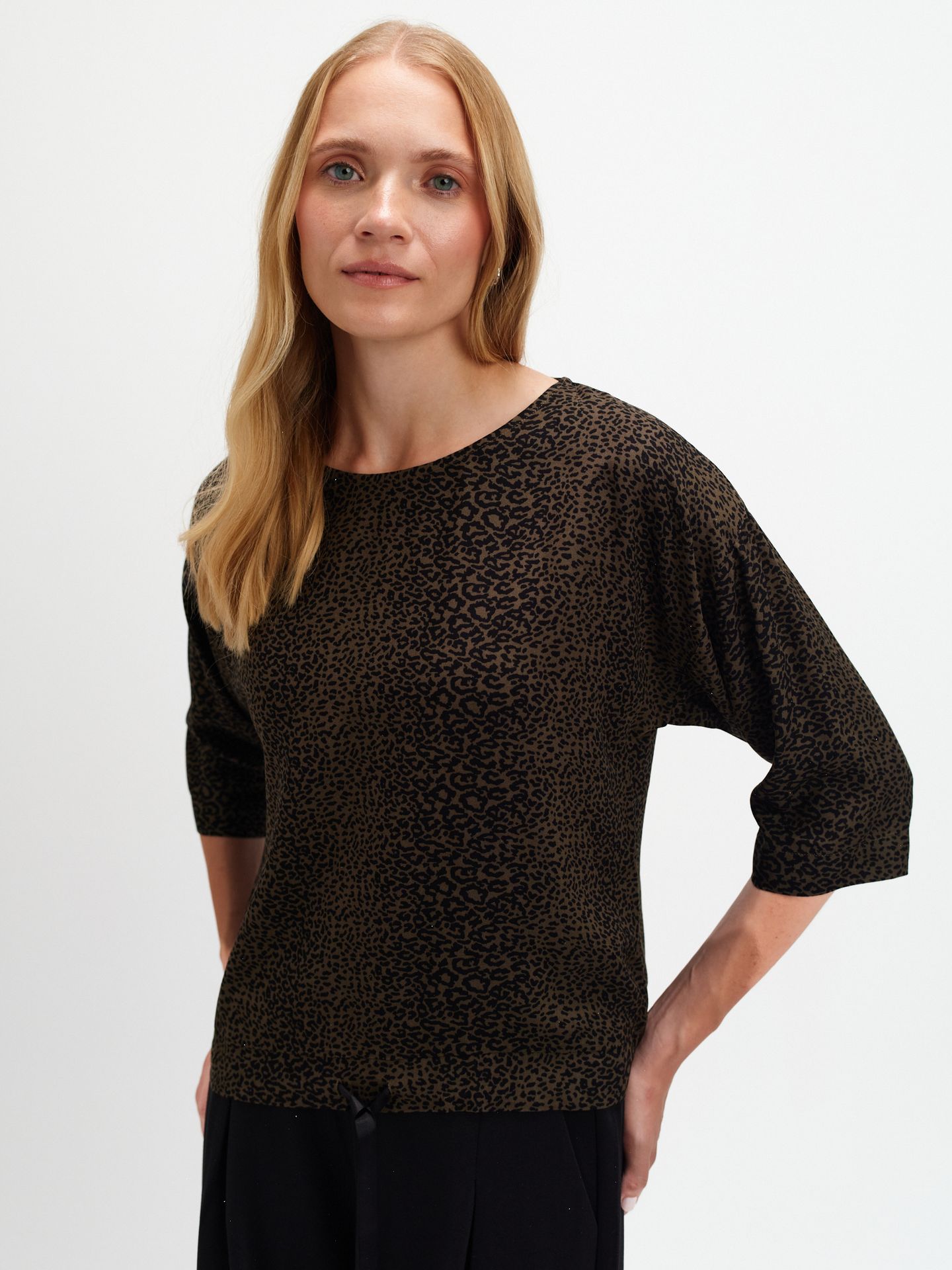 Zwiewna bluzka w zwierzęcy print