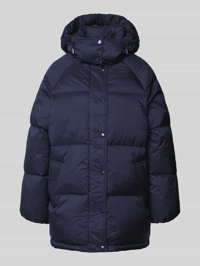 Kurtka pikowana z kapturem i wpuszczanymi kieszeniami