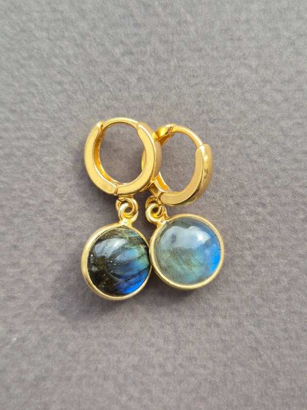 Kolczyki z pozłacanego srebra z labradorytem