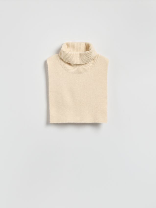 Reserved - Krótki kołnierz z golfem - złamana biel