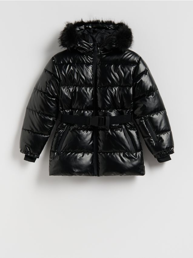 Reserved - Pikowany płaszcz z paskiem - czarny