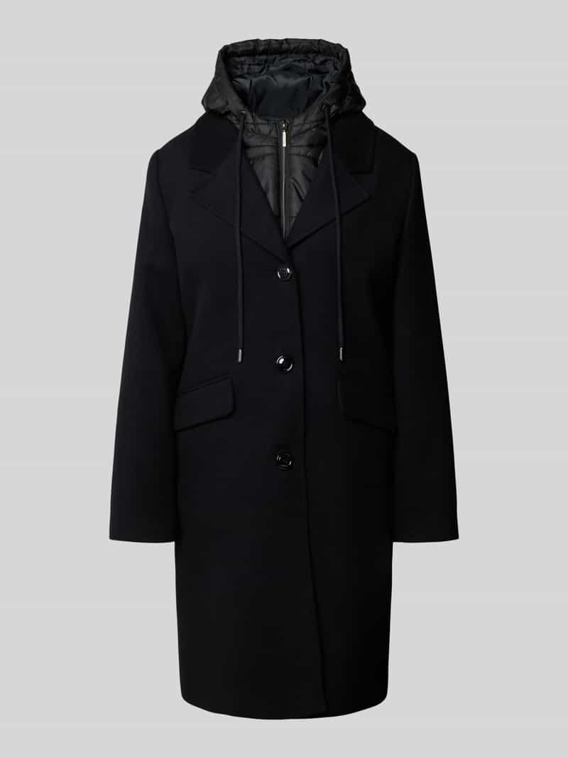 Płaszcz z pikowaną wstawką i kieszeniami z patką