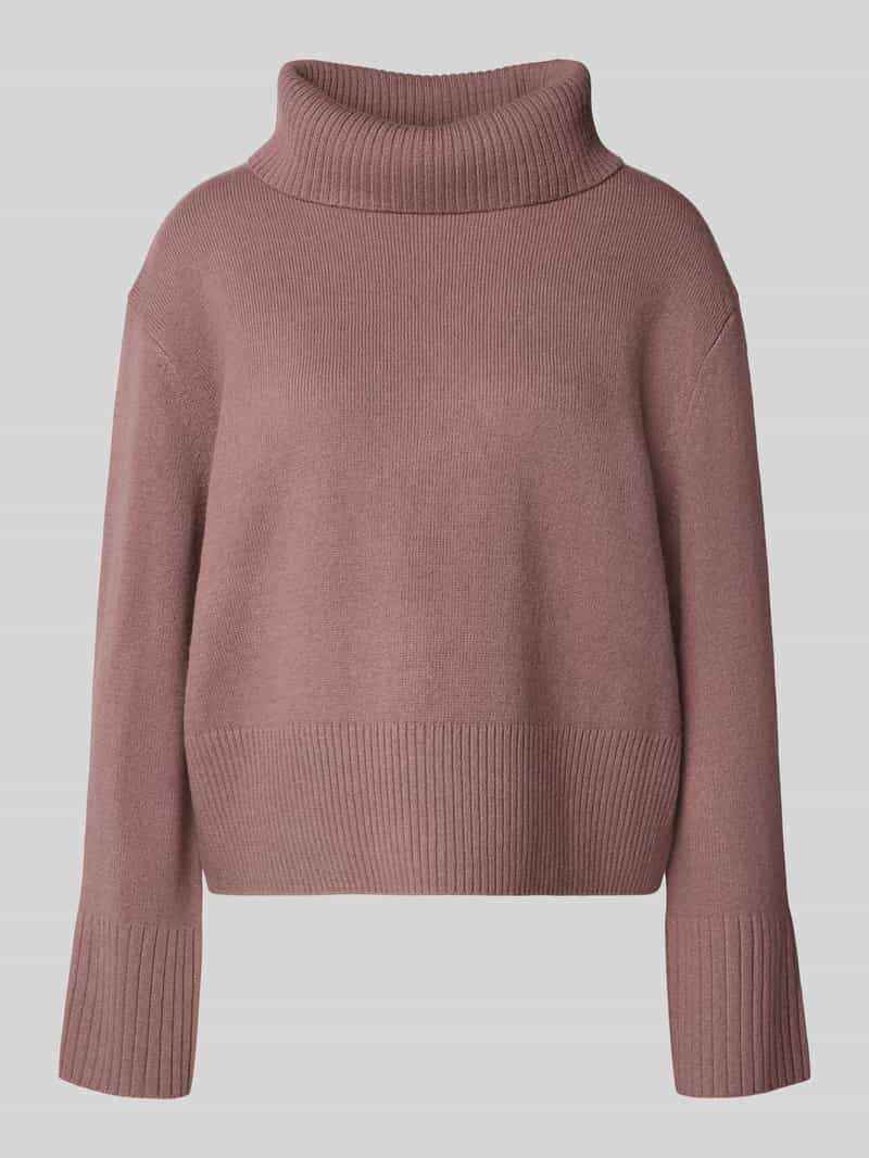 Sweter z dzianiny z golfem