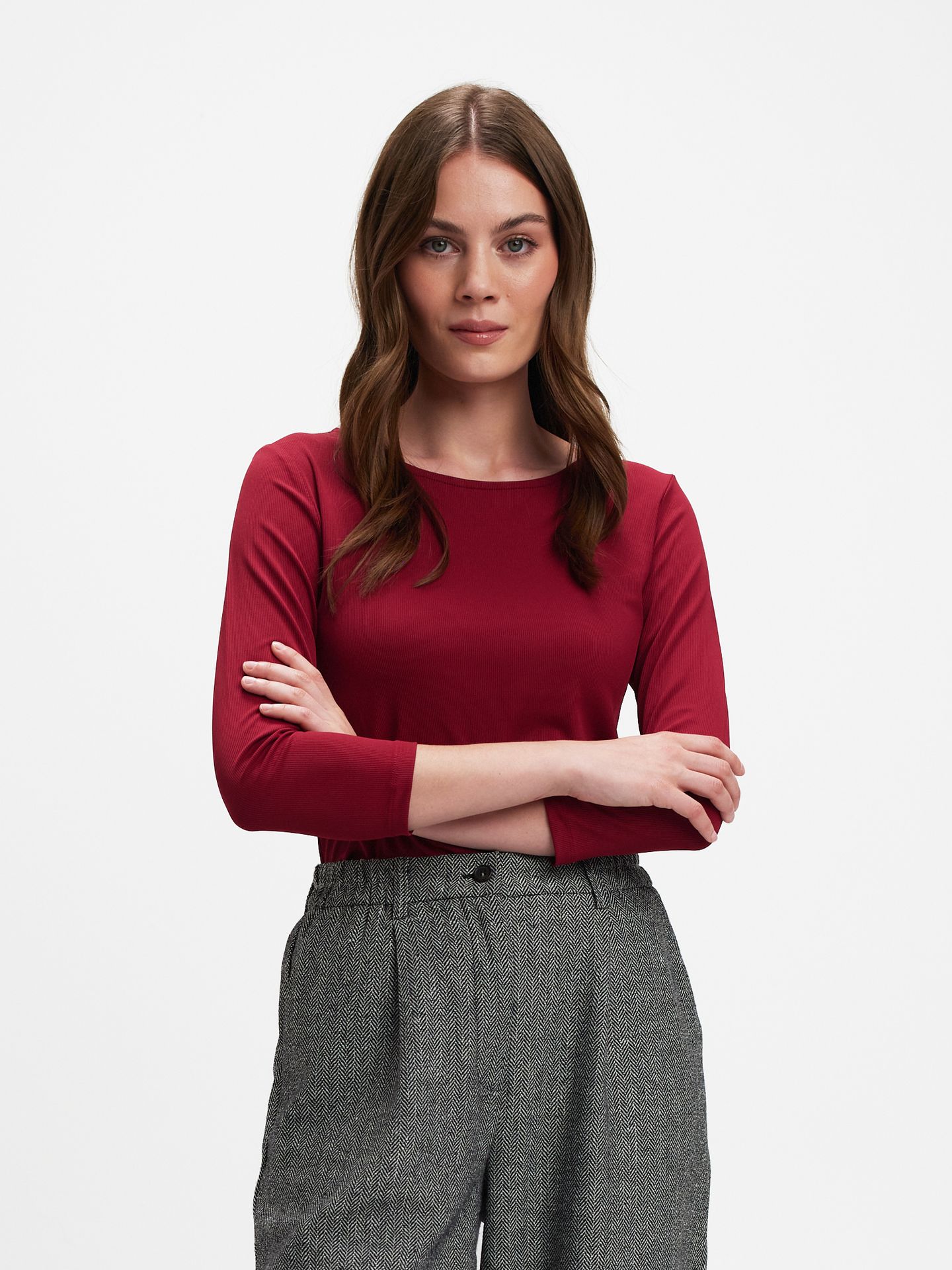 Czerwona bluzka z długim rękawem