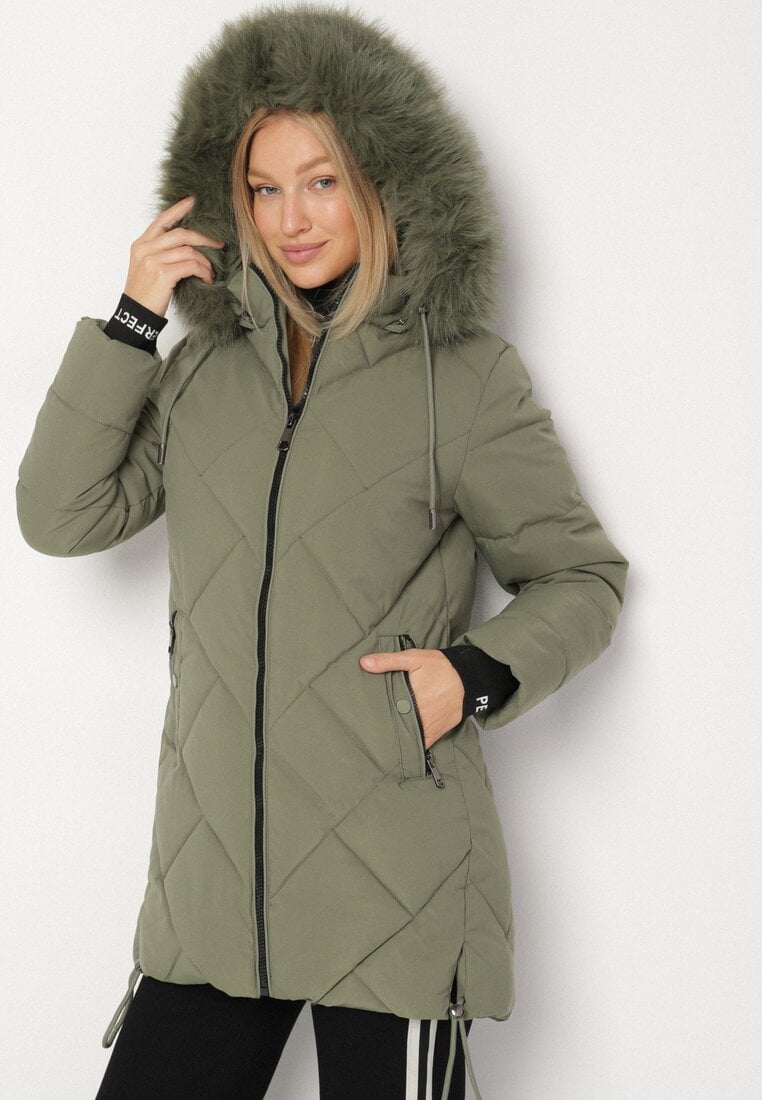 Ciemnozielona Pikowana Kurtka z Kapturem z Futrem i Ściągaczami przy Rękawach Dacce