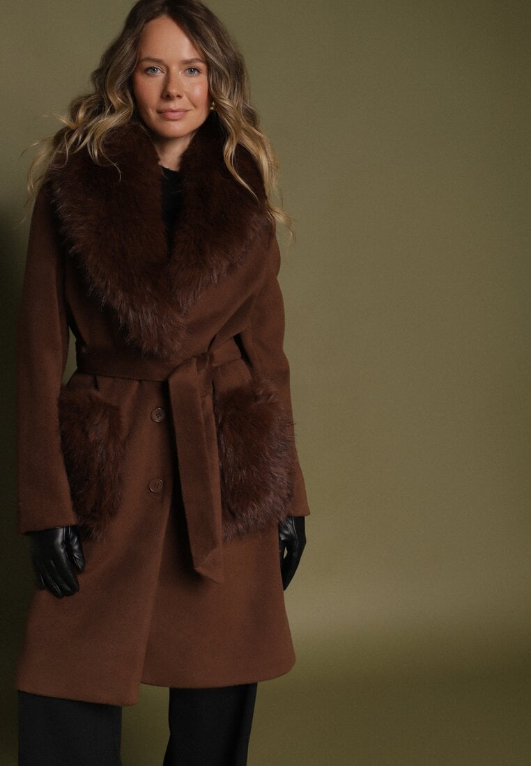 Brązowy Płaszcz Wiązany w Talii z Futrzanym Kołnierzem i Kieszeniami Perrie