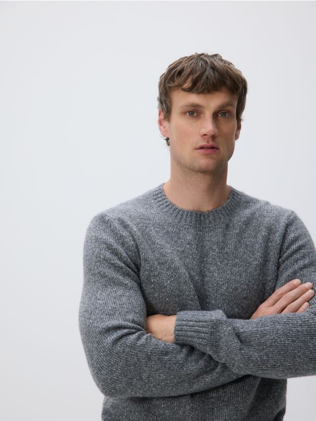 Reserved - Sweter z domieszką wełny - szary