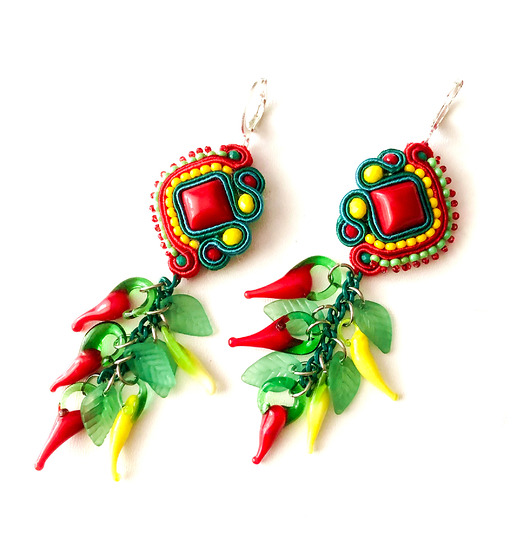 Sutaszowe kolczyki TIHANY z papryczkami _ kolekcja 2025