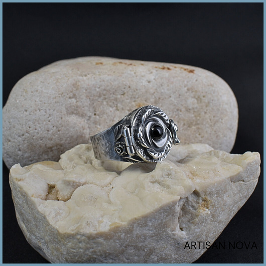 Otwierany Pierścionek Sekretnik ze Srebra i Onyksu rozmiar 15