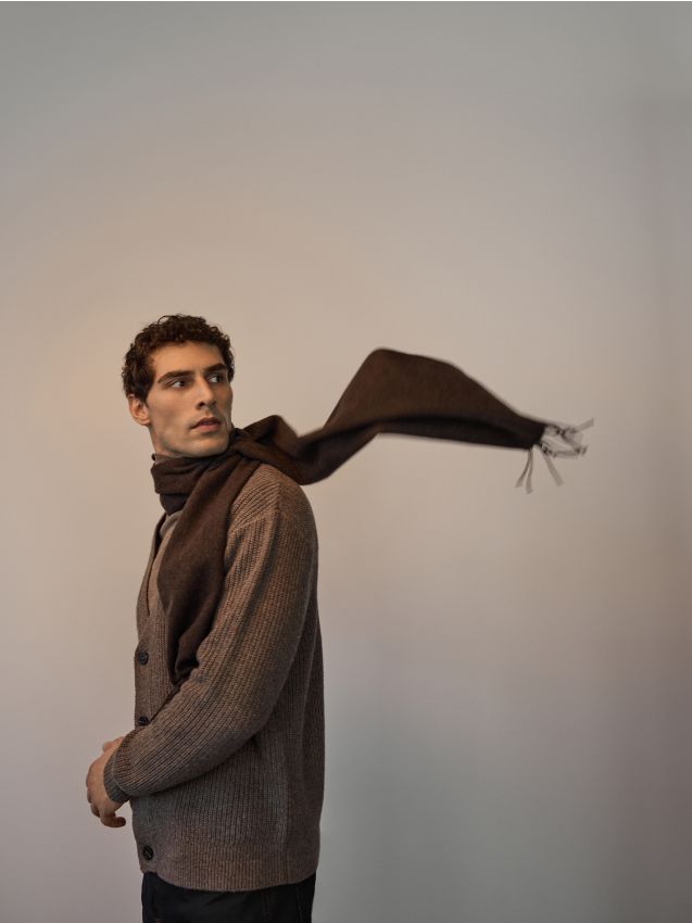 Reserved - Wełniany szalik z kaszmirem - ciemnobrązowy