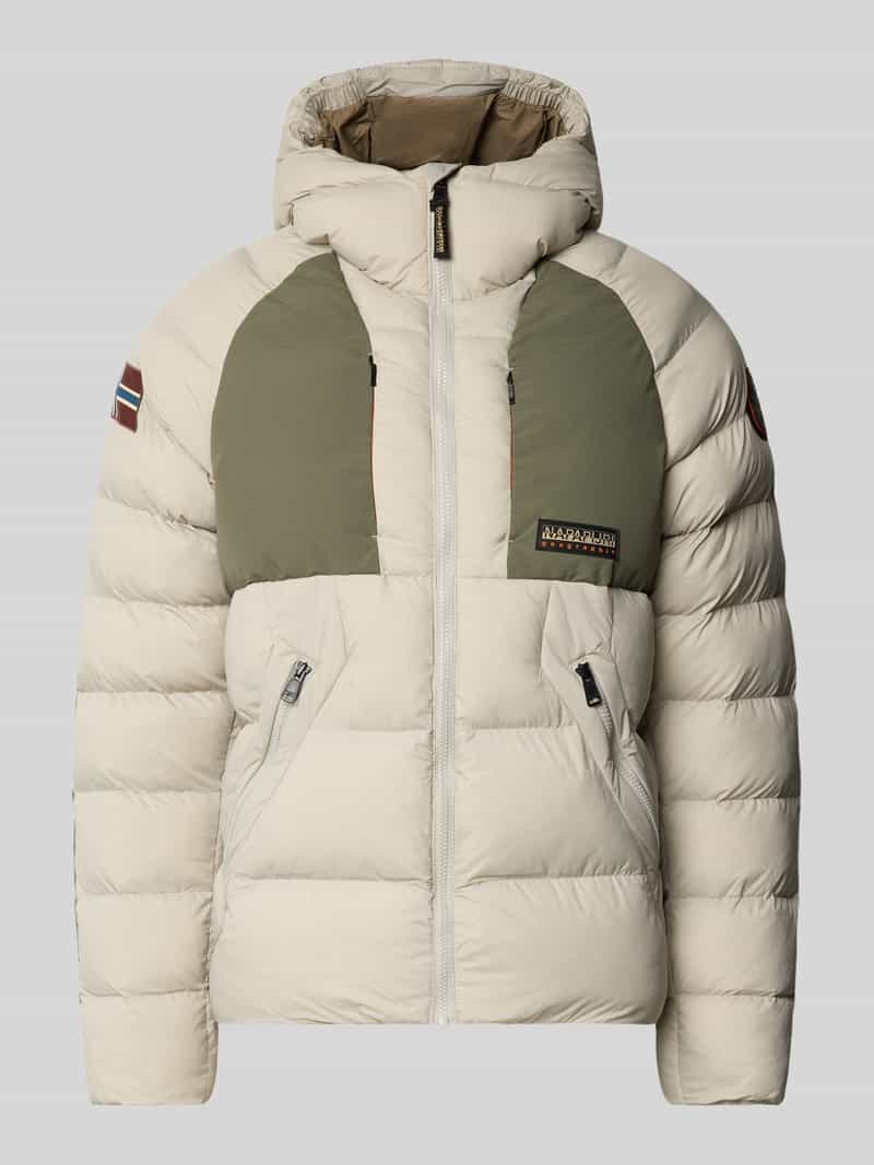 Kurtka pikowana o kroju regular fit z naszywką z logo model ‘MOESA’