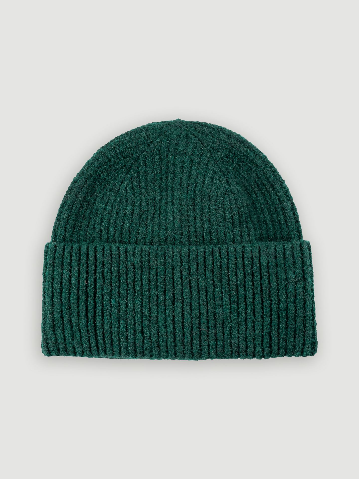 Zielona czapka z wełną