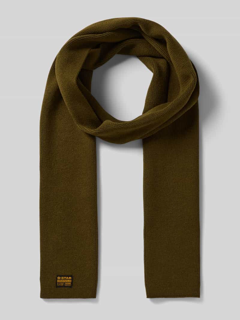 Szal z detalem z logo