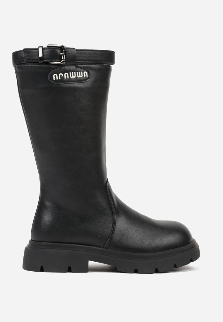 Czarne Kozaki Oficerki z Paskiem z Klamerką i Aplikacją z Napisem Fenissea