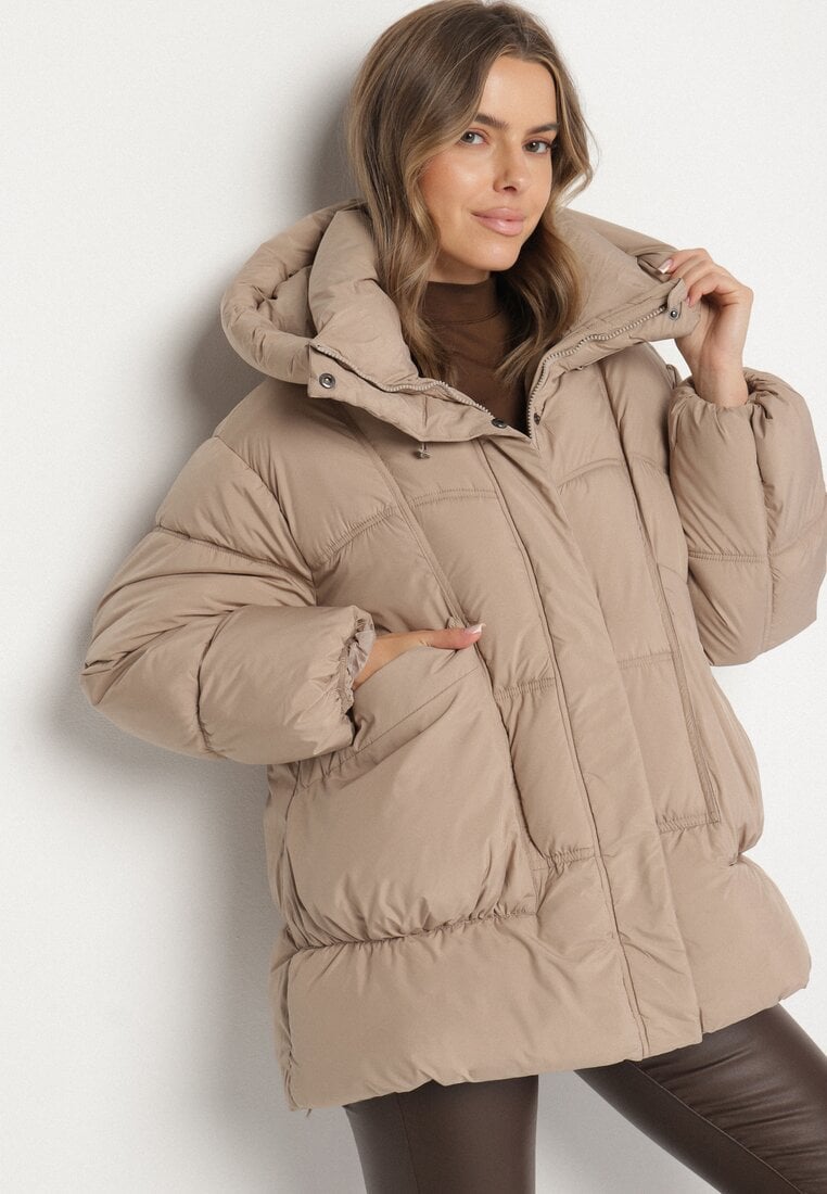 Beżowa Pikowana Kurtka o Kroju Oversize z Kapturem Galandia