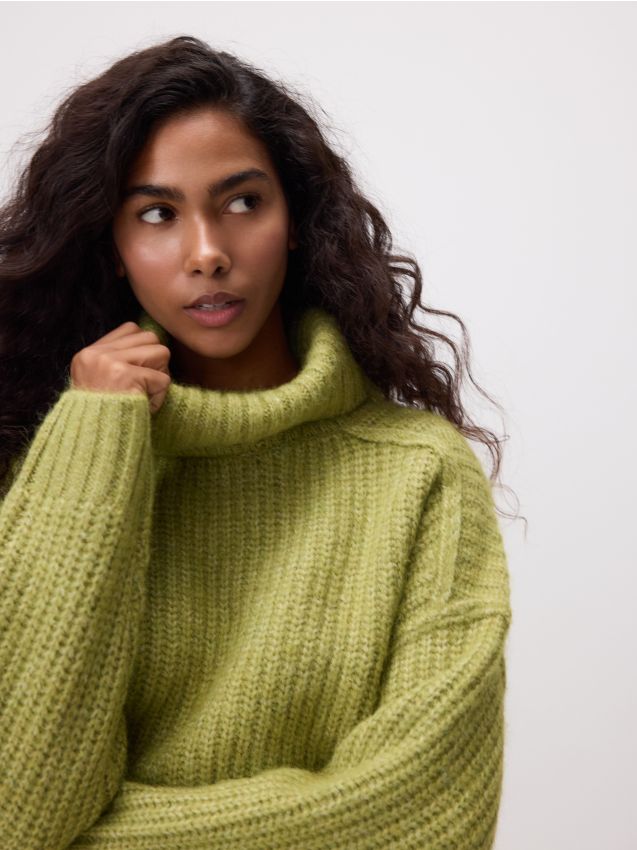 Reserved - Golf z domieszką wełny - oliwkowy