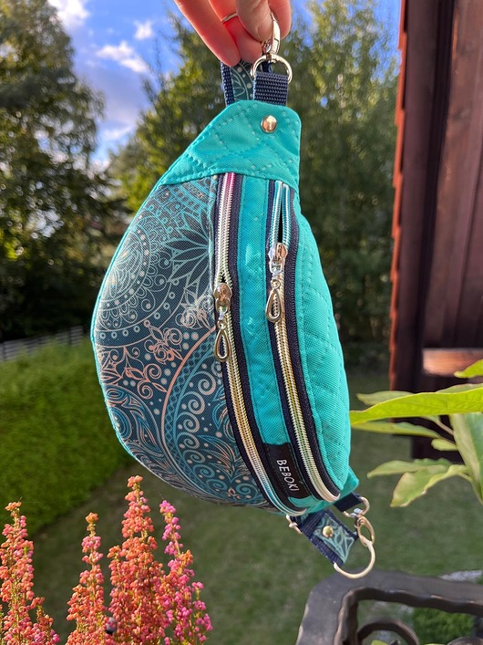 Nerka M Turkus Paisley + miniportfel gratis