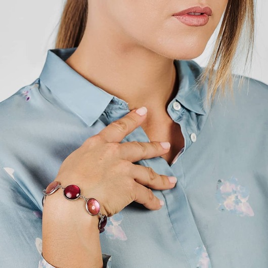 Szklana bransoletka w perłowych odcieniach różu