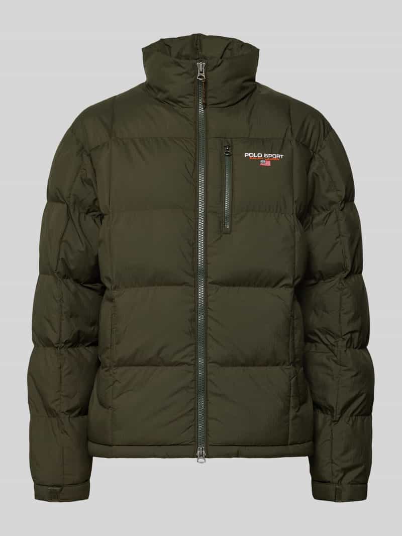 Kurtka pikowana z wyhaftowanym logo