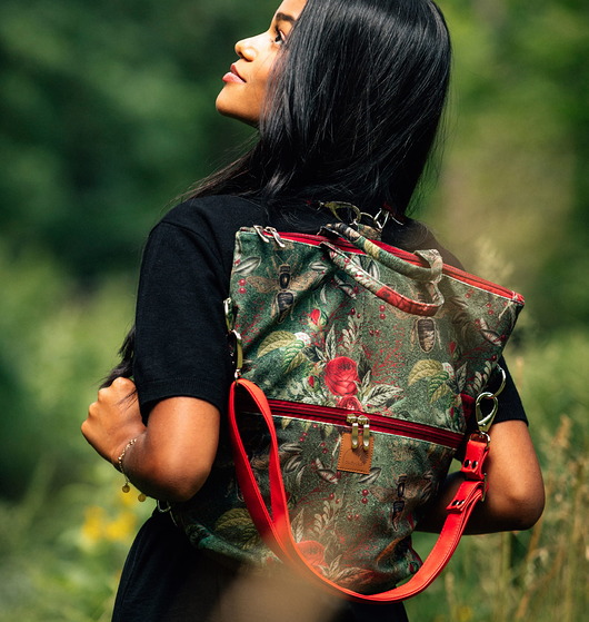 Plecak / torba 2 w 1 z weluru tapicerskiego RÓZE I PSZCZOŁY