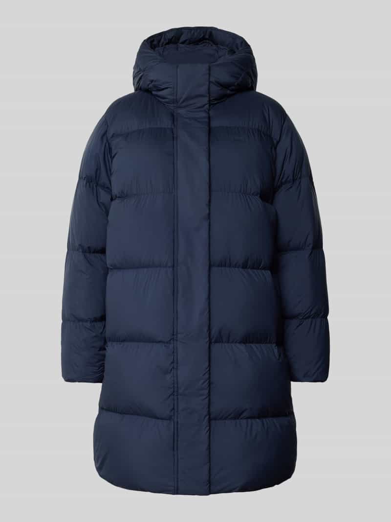 Płaszcz puchowy o kroju regular fit z kapturem