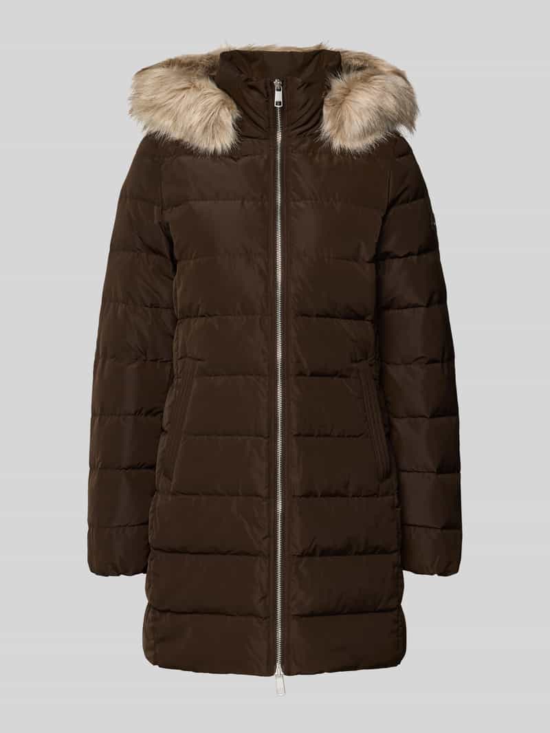 Płaszcz puchowy o kroju slim fit z odpinanym obszyciem z imitacji futra