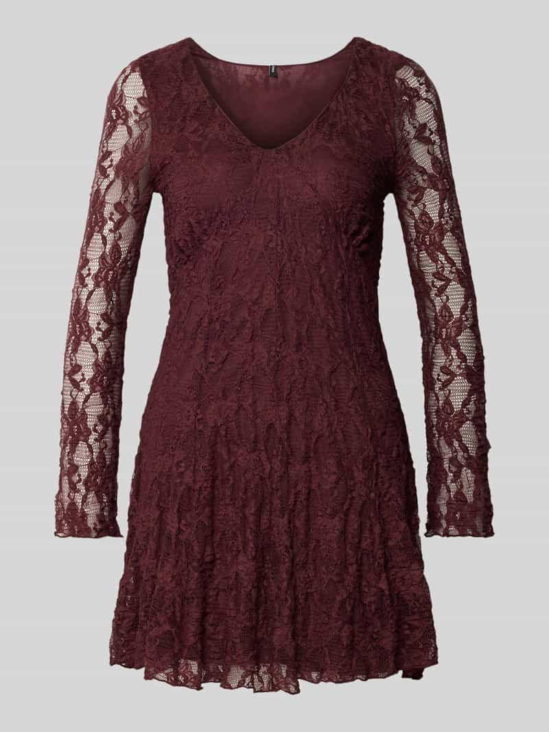 Sukienka mini koronkowa z dekoltem w serek model ‘ALBA’