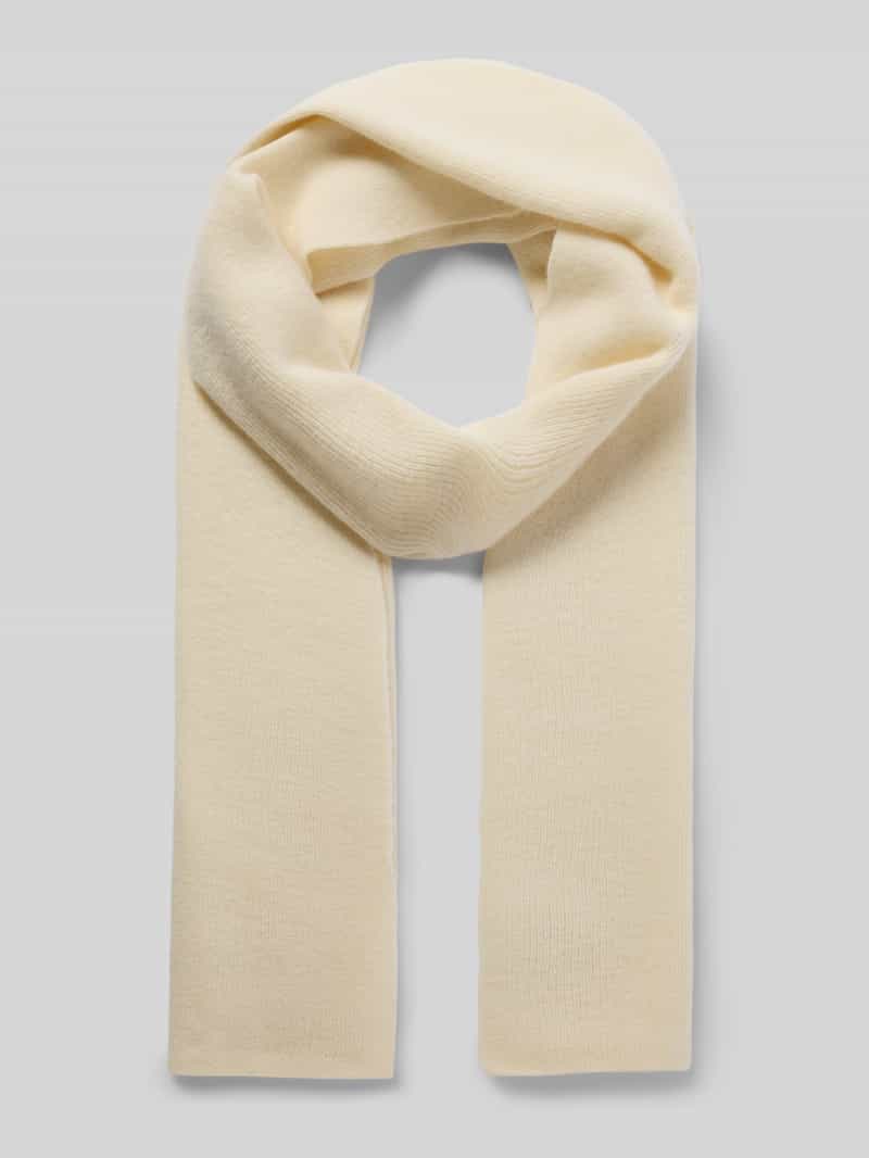 Szal z detalem z logo