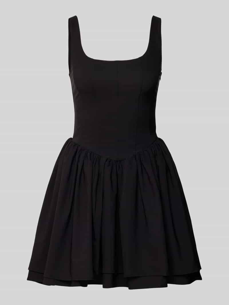 Sukienka mini taliowana z dekoltem w łódkę model ‘SOEMO’