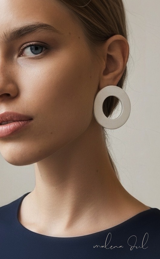 ROTA duże białe kolczyki koła skora naturalna