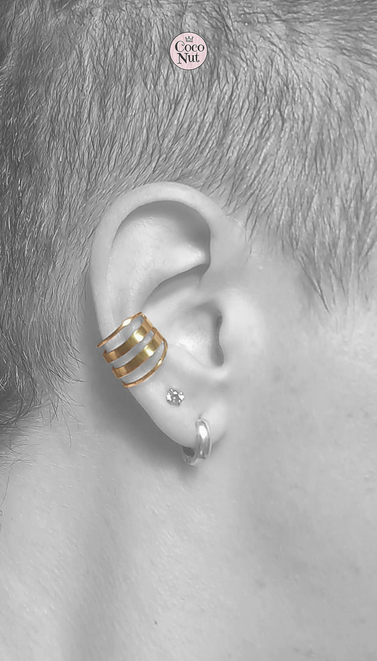 Nausznica LINES złocona na środek ucha