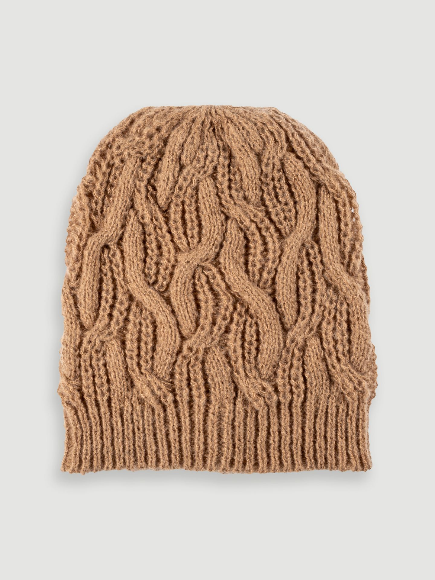 Beżowa czapka ze ściągaczem